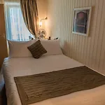 De L'ange Hotel 3*