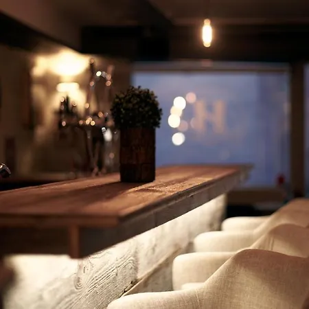 De L'ange Hotel 3*