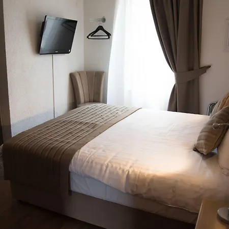 Hotel De L'ange 3*