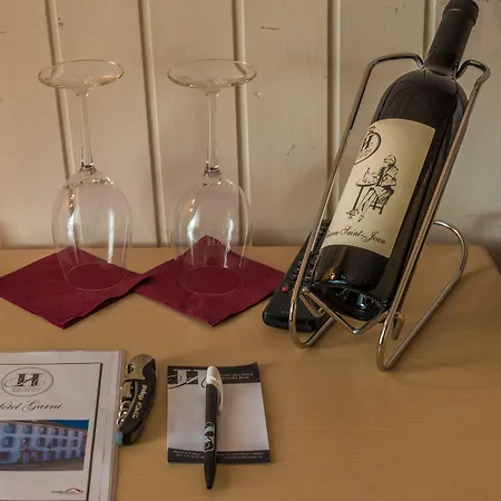 昂热酒店 酒店
