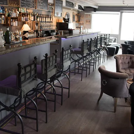 昂热酒店 3* 尼翁