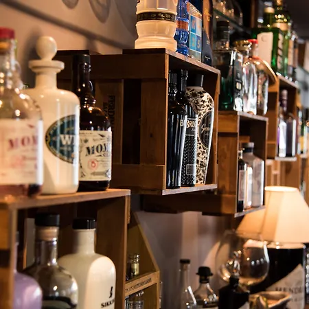 De L'ange Ξενοδοχείο Νιόν