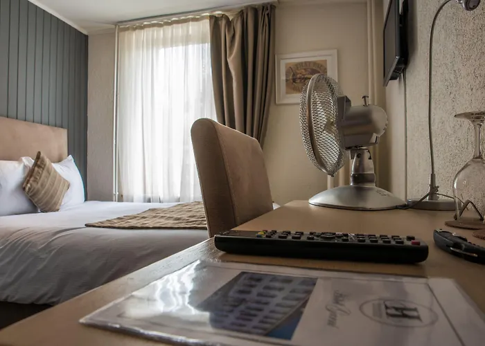 ホテル ドゥランジュ ニヨン