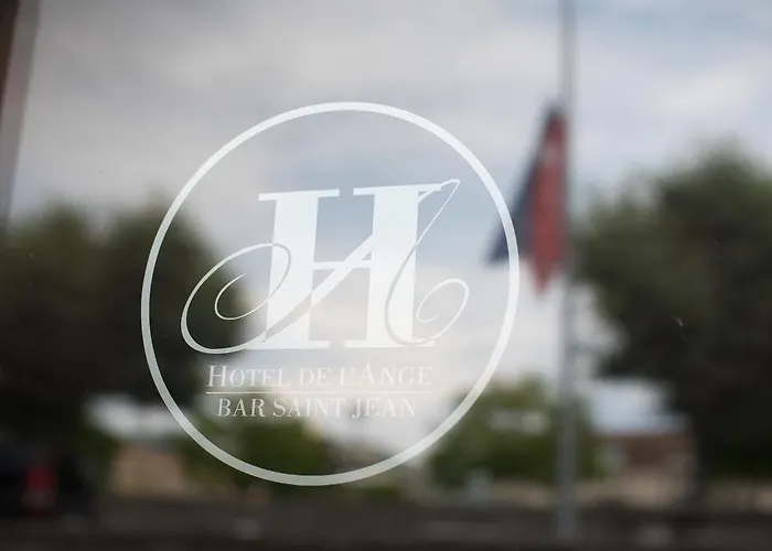 Hotel De L'ange 3*