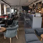De L'ange Hotel